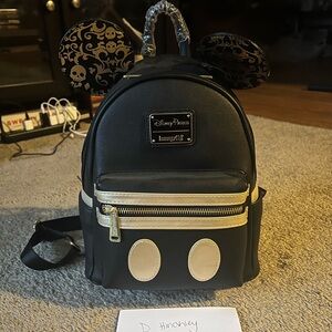 Loungefly Mickey’s Main Attraction Pirates of the Caribbean